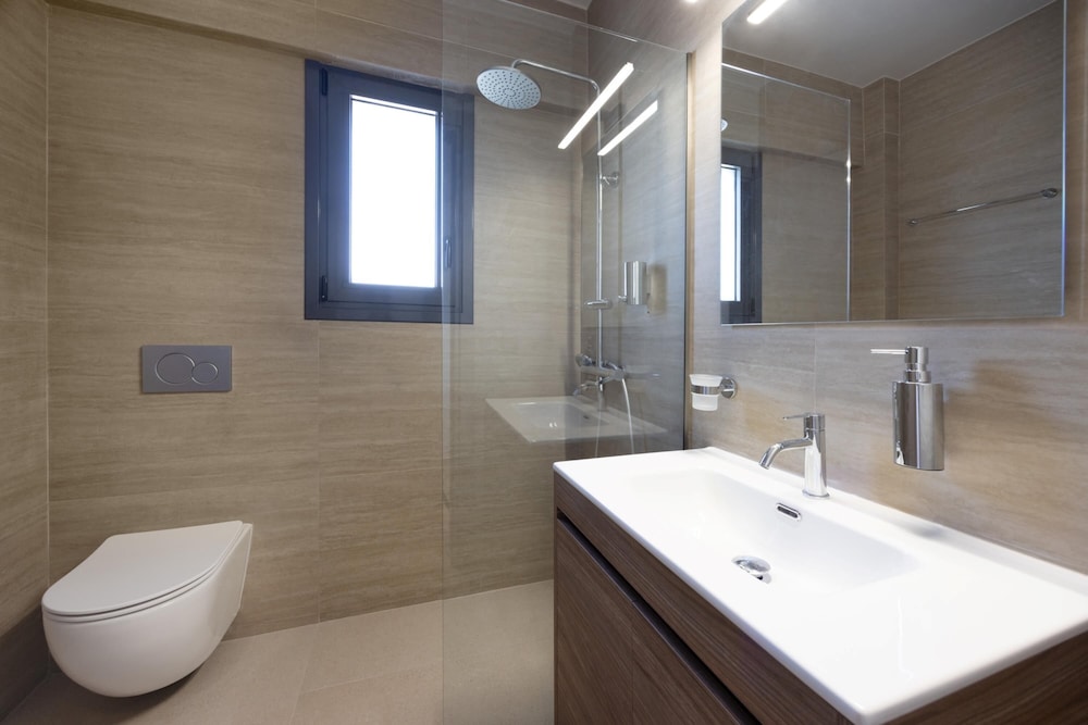 Sokio Attiki Hotel, Bw Premier Collection — Hotel rooms in Athens, Attica