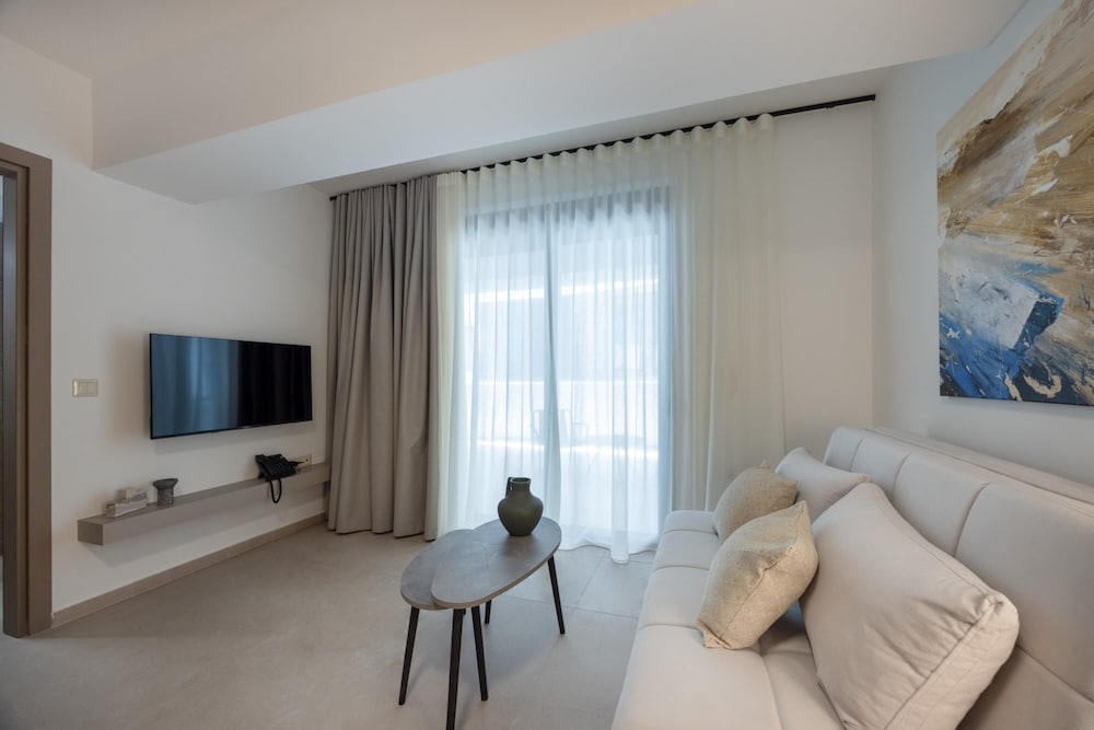 Sokio Attiki Hotel, Bw Premier Collection — Hotel rooms in Athens, Attica