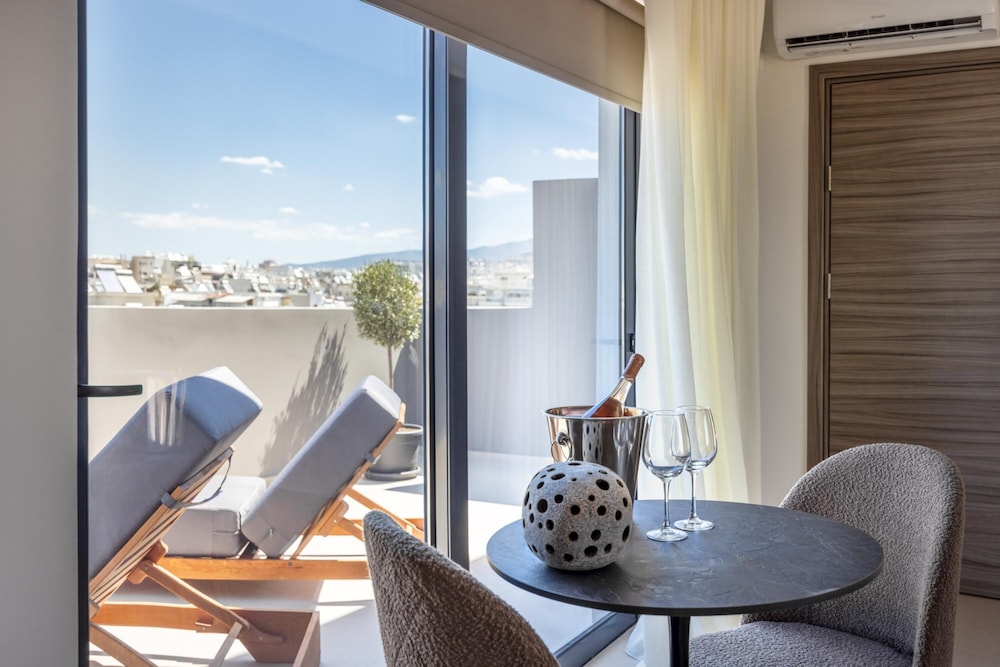 Sokio Attiki Hotel, Bw Premier Collection — Hotel rooms in Athens, Attica