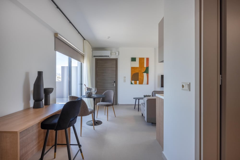 Sokio Attiki Hotel, Bw Premier Collection — Hotel rooms in Athens, Attica