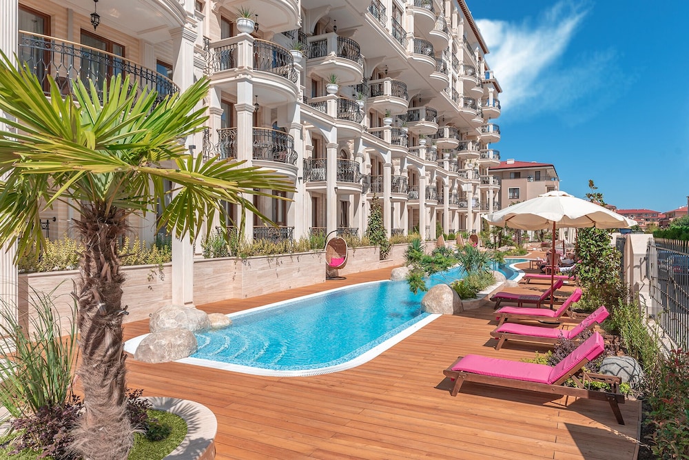 Harmony Suites Saint Vlas — Swimming pool in Sveti Vlas, Burgas Region