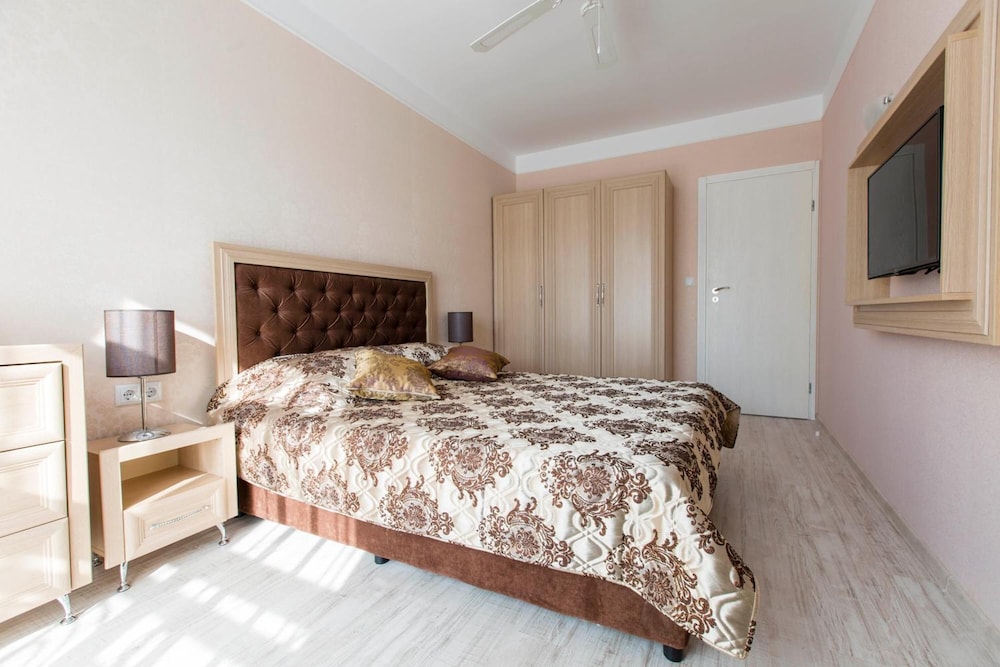 Harmony Suites Saint Vlas — Hotel rooms in Sveti Vlas, Burgas Region