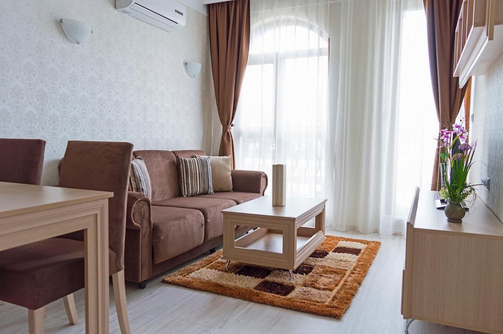 Harmony Suites Saint Vlas — Hotel rooms in Sveti Vlas, Burgas Region