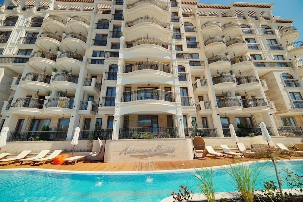 Harmony Suites Saint Vlas — Hotel building in Sveti Vlas, Burgas Region
