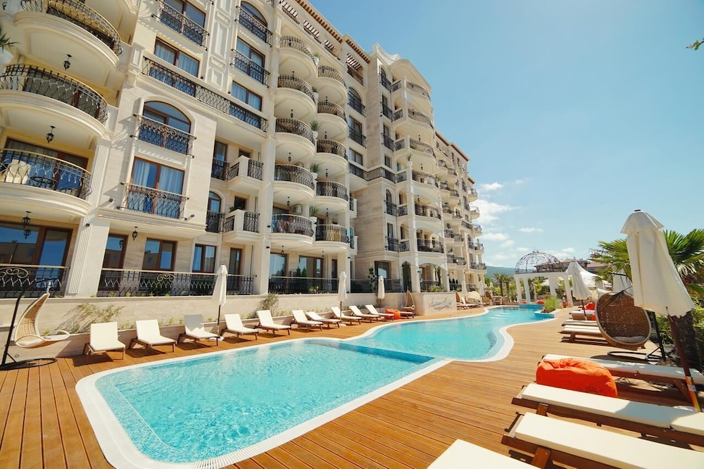 Harmony Suites Saint Vlas — Swimming pool in Sveti Vlas, Burgas Region