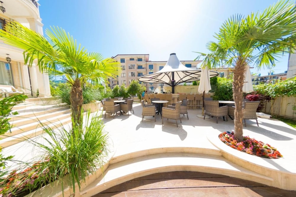 Harmony Suites Saint Vlas — Restaurant & bars in Sveti Vlas, Burgas Region