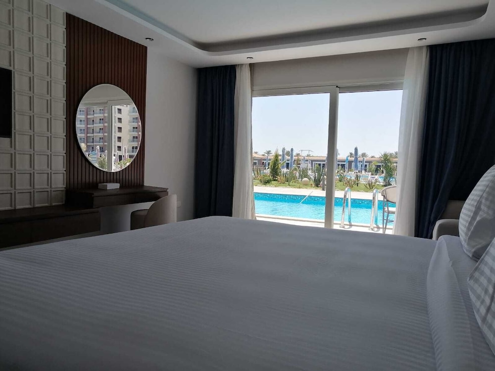 Rewaya Majestic Resort — Hotel rooms in Hurghada, Red Sea