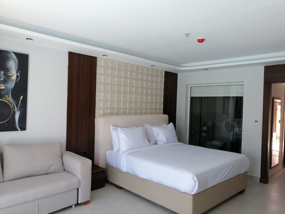 Rewaya Majestic Resort — Hotel rooms in Hurghada, Red Sea