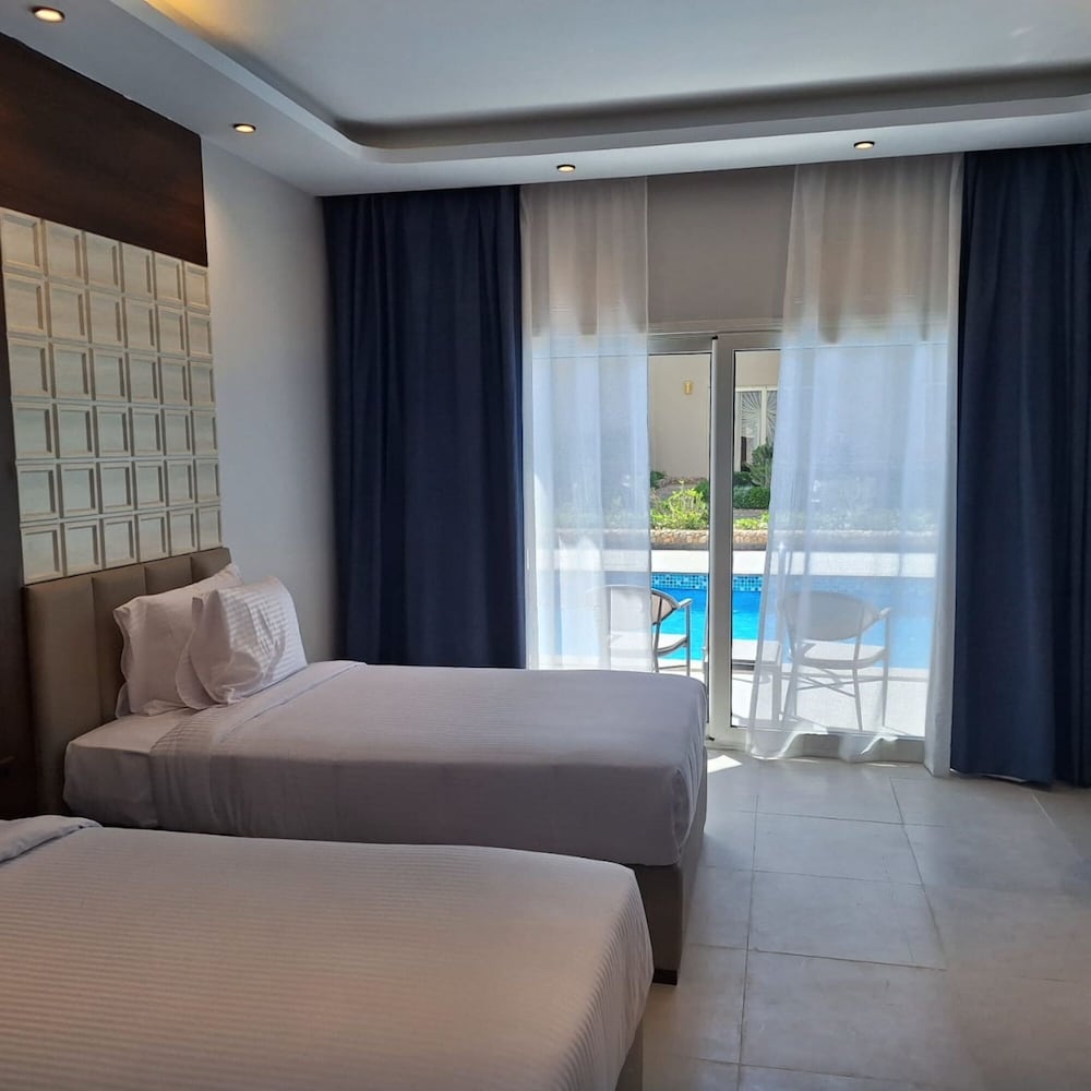 Rewaya Majestic Resort — Hotel rooms in Hurghada, Red Sea