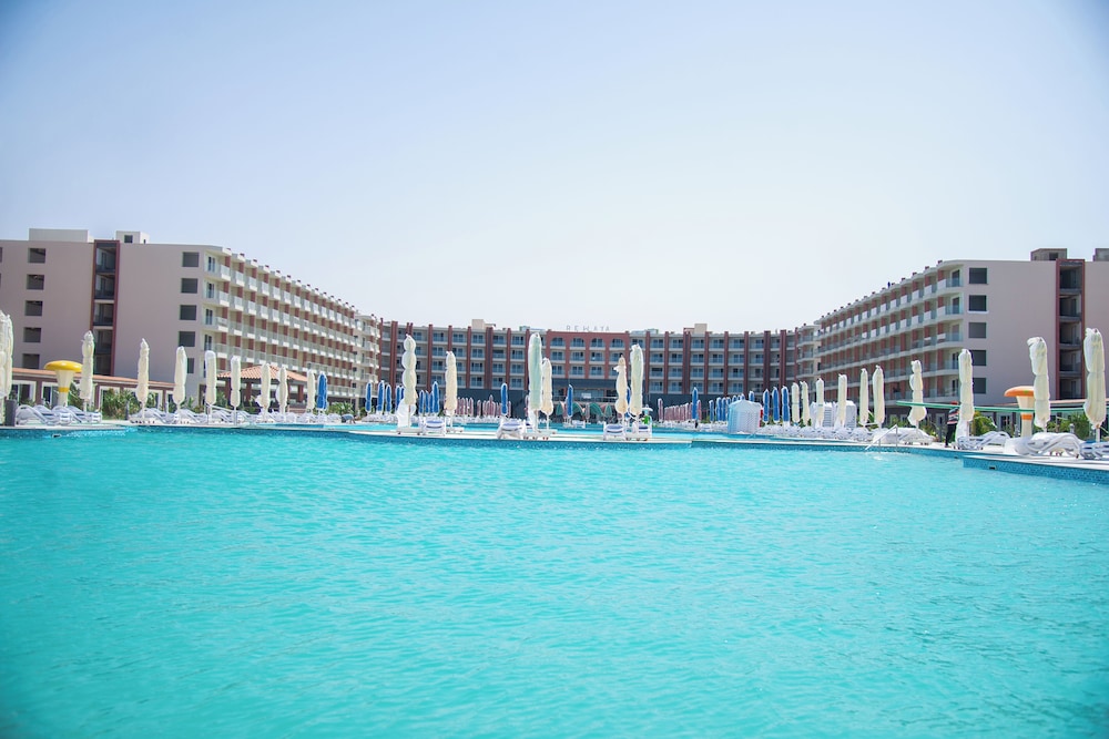 Rewaya Majestic Resort — Swimming pool in Hurghada, Red Sea