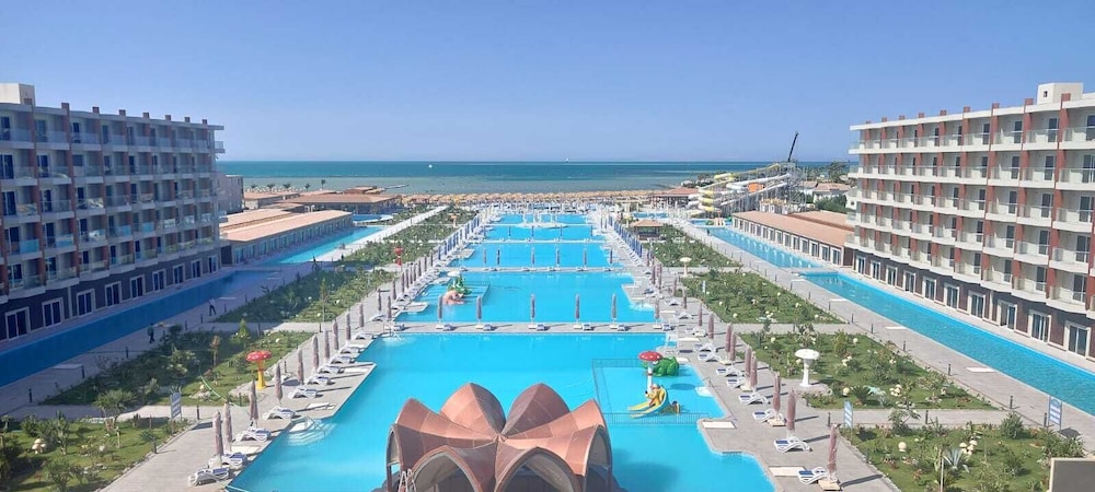 Rewaya Majestic Resort — Swimming pool in Hurghada, Red Sea