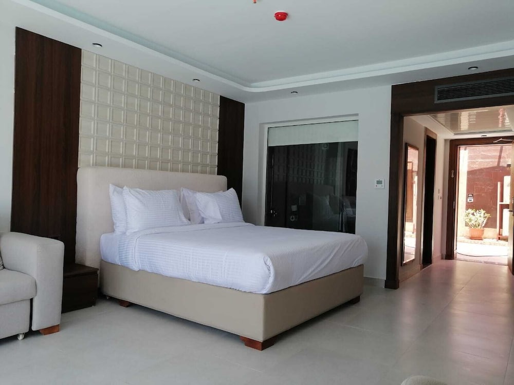 Rewaya Majestic Resort — Hotel rooms in Hurghada, Red Sea