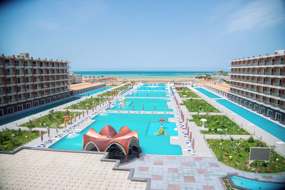 Rewaya Majestic Resort — Main photo in Hurghada, Red Sea