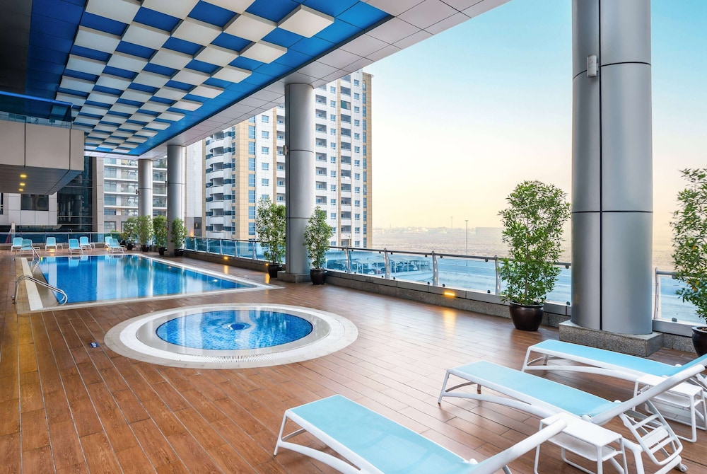 Ramada by Wyndham Dubai Barsha Heights - zdjęcie 2