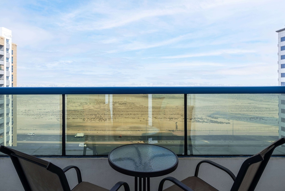 Ramada by Wyndham Dubai Barsha Heights — Hotel rooms in Dubai