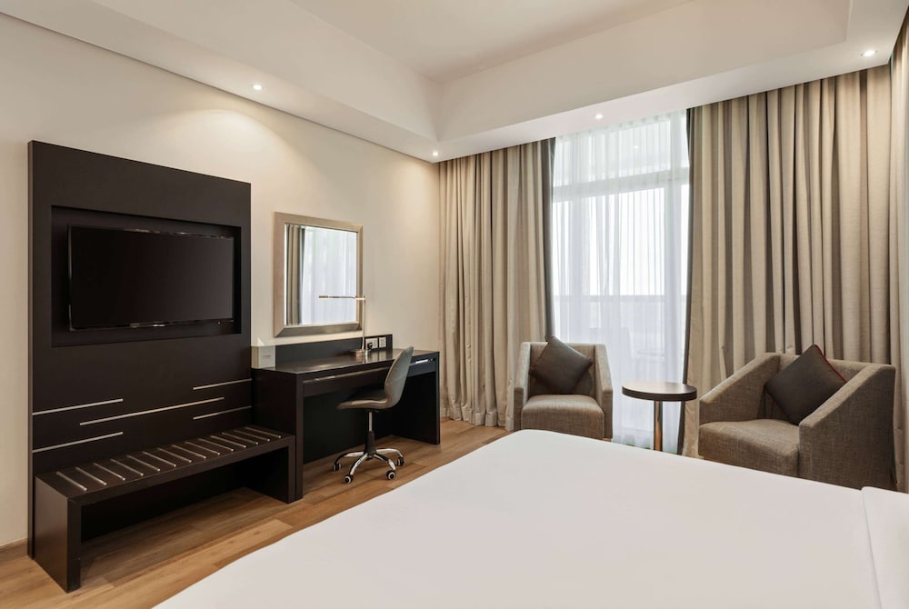 Ramada by Wyndham Dubai Barsha Heights — Hotel rooms in Dubai