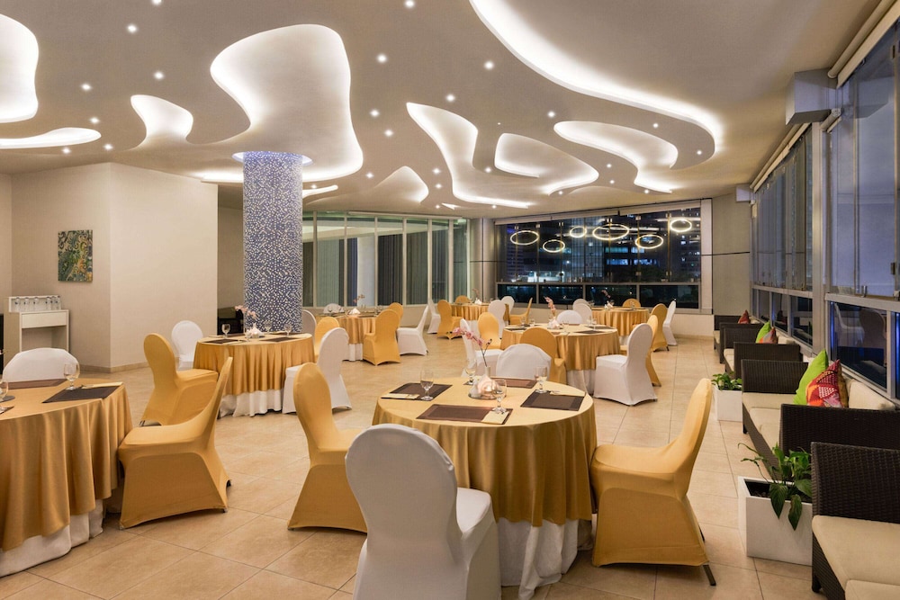 Ramada by Wyndham Dubai Barsha Heights — Restaurant & bars in Dubai