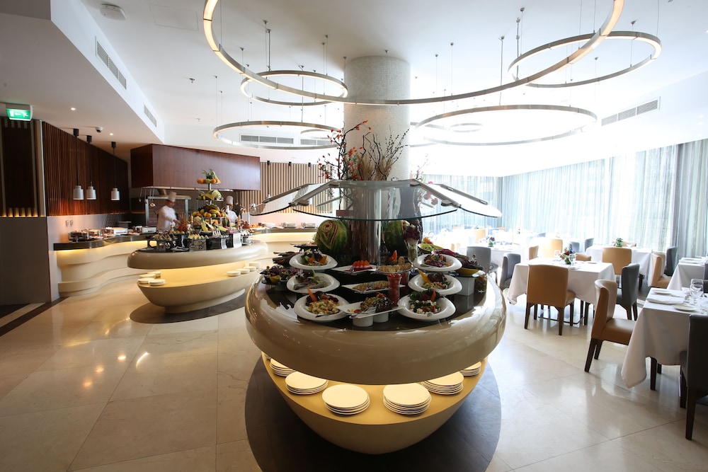 Ramada by Wyndham Dubai Barsha Heights — Restaurant & bars in Dubai