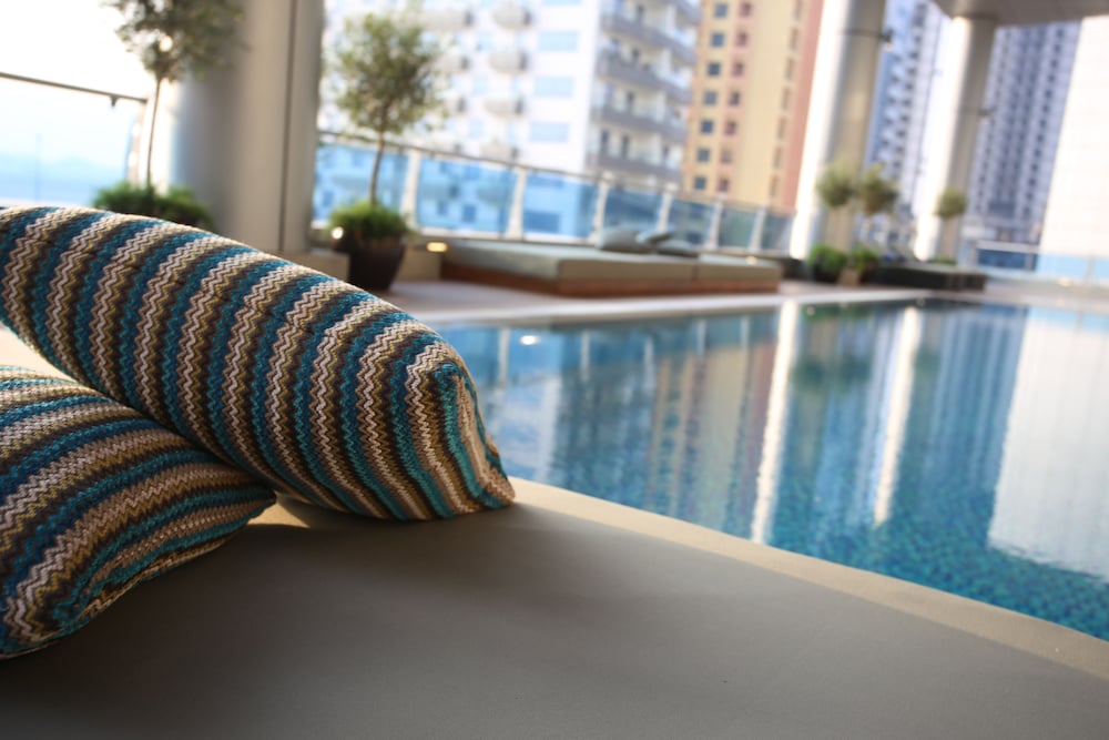 Ramada by Wyndham Dubai Barsha Heights — Swimming pool in Dubai