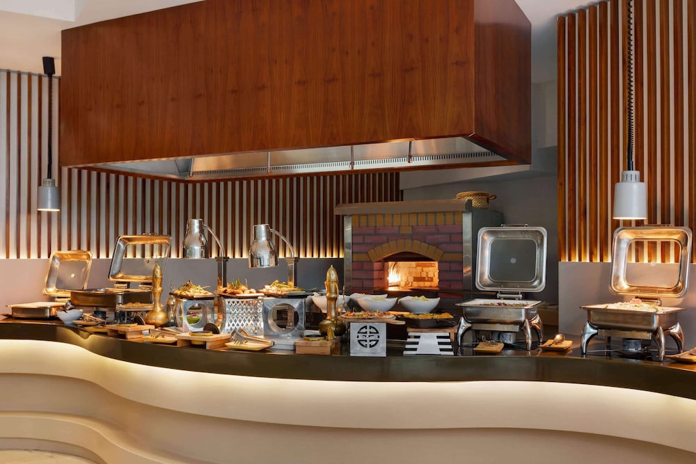 Ramada by Wyndham Dubai Barsha Heights — Restaurant & bars in Dubai