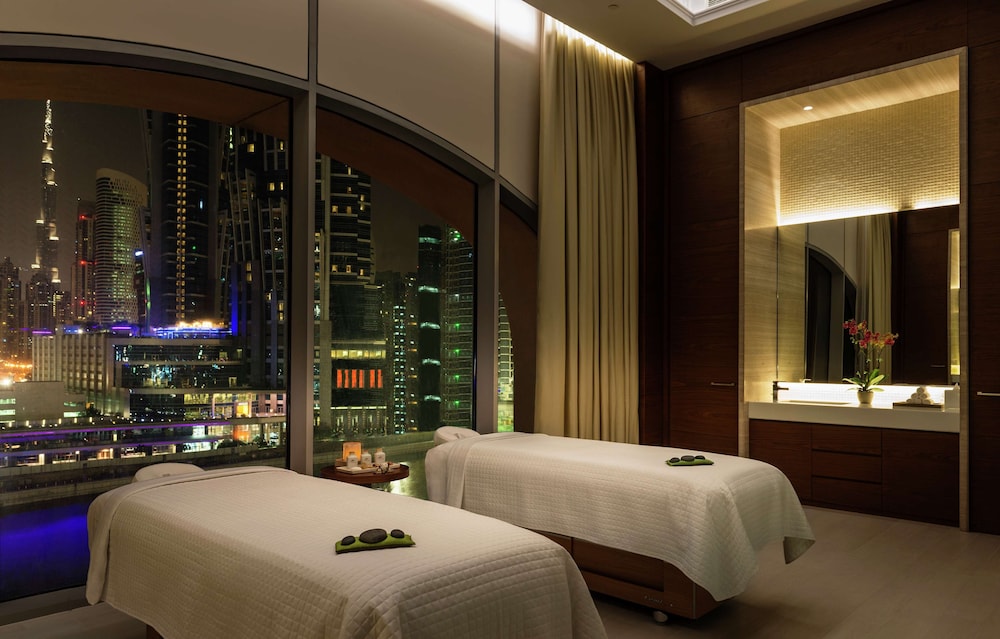V Hotel Dubai, Curio Collection by Hilton - zdjęcie 5