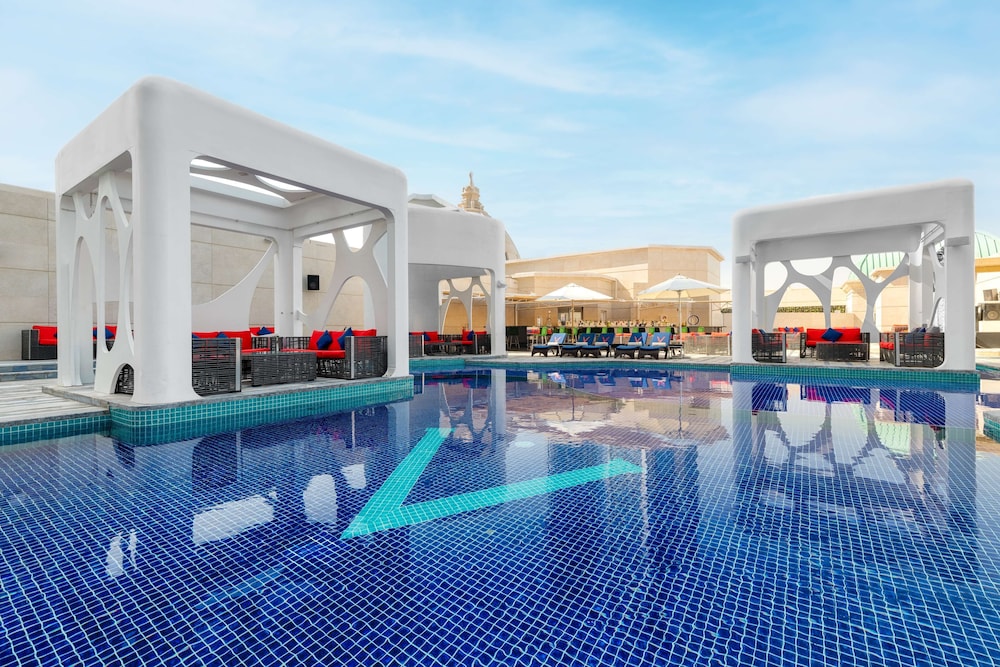 V Hotel Dubai, Curio Collection by Hilton - zdjęcie 3