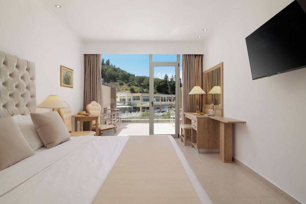 Mythos Panorama — Hotel rooms in Chlomou, Ionian Islands