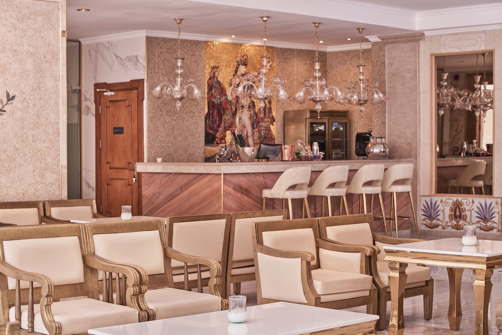 Mythos Panorama — Restaurant & bars in Chlomou, Ionian Islands