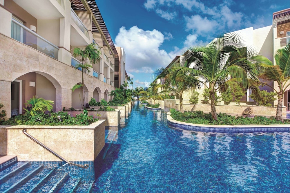 Royalton Punta Cana, An Autograph Collection All-Inclusive Resort & Casino — Pool in Bavaro, La Altagracia