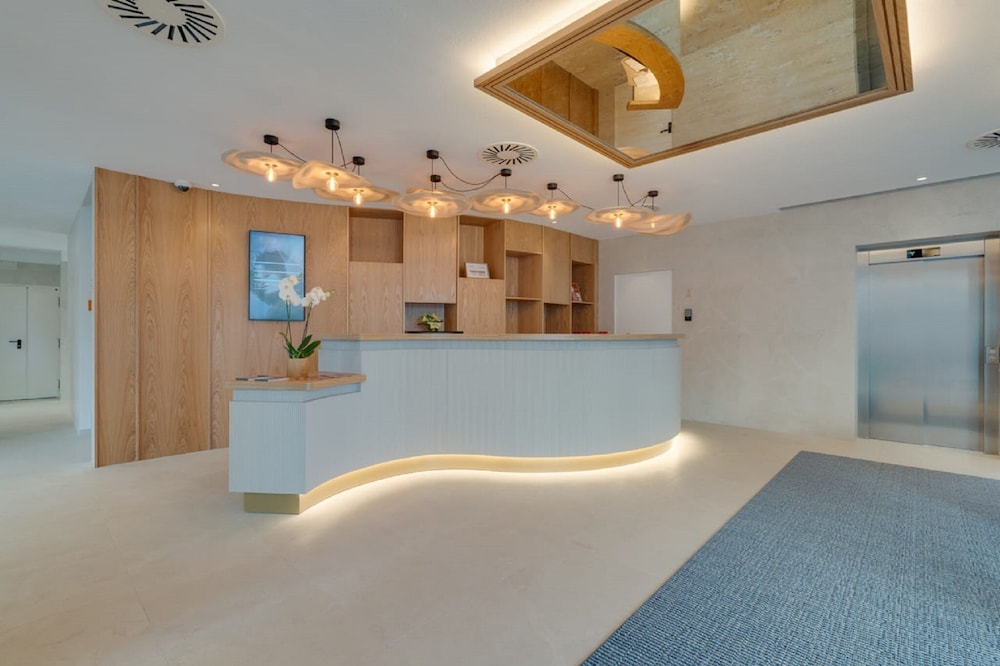 The Editory Ocean Way Funchal — Hotel building in Funchal, Madeira