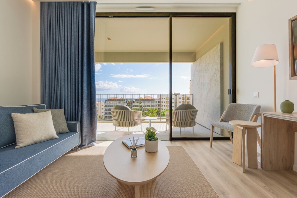 The Editory Ocean Way Funchal — Hotel rooms in Funchal, Madeira