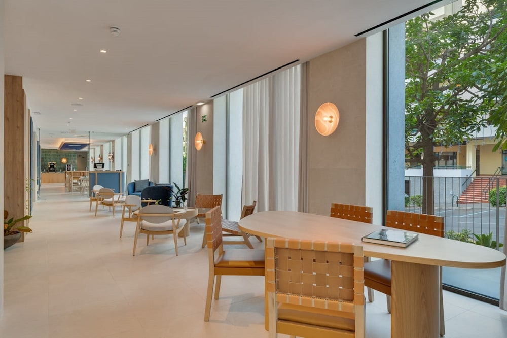 The Editory Ocean Way Funchal — Restaurant & bars in Funchal, Madeira
