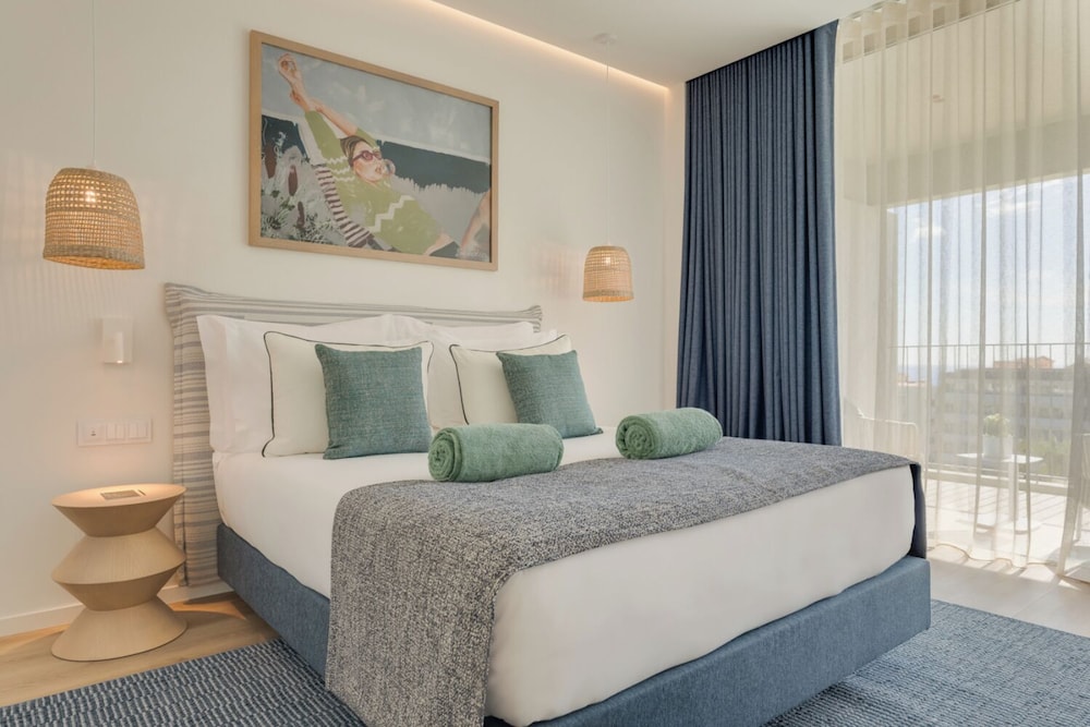 The Editory Ocean Way Funchal — Hotel rooms in Funchal, Madeira