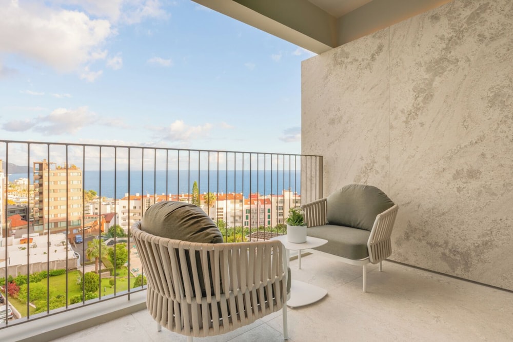 The Editory Ocean Way Funchal — Hotel rooms in Funchal, Madeira