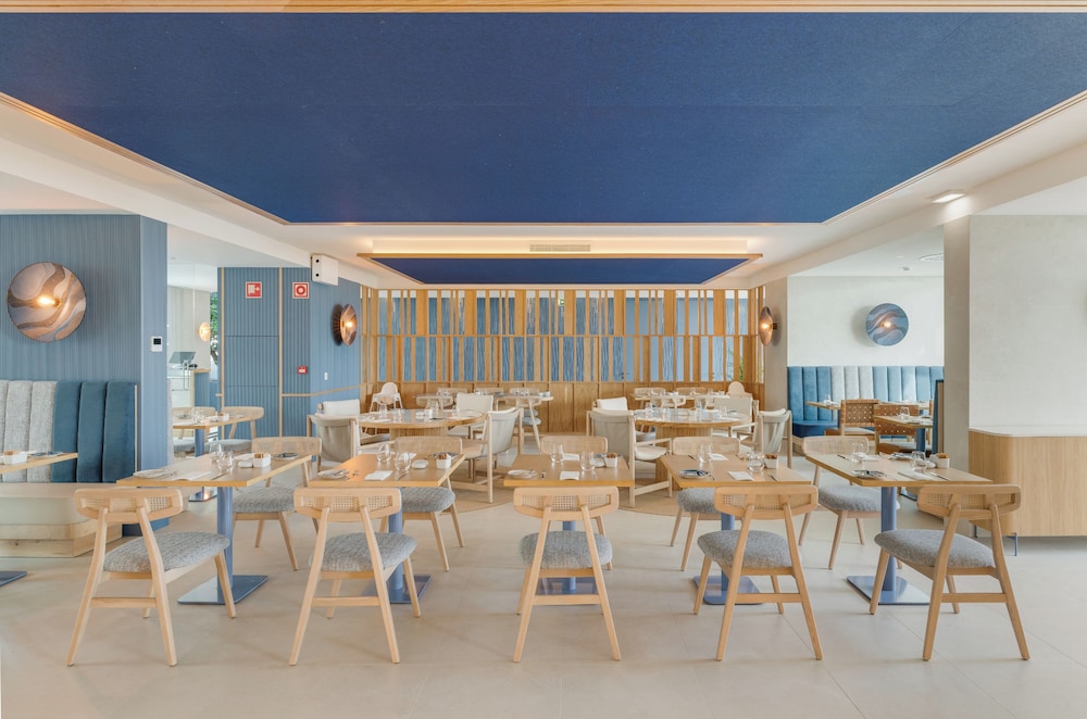 The Editory Ocean Way Funchal — Restaurant & bars in Funchal, Madeira