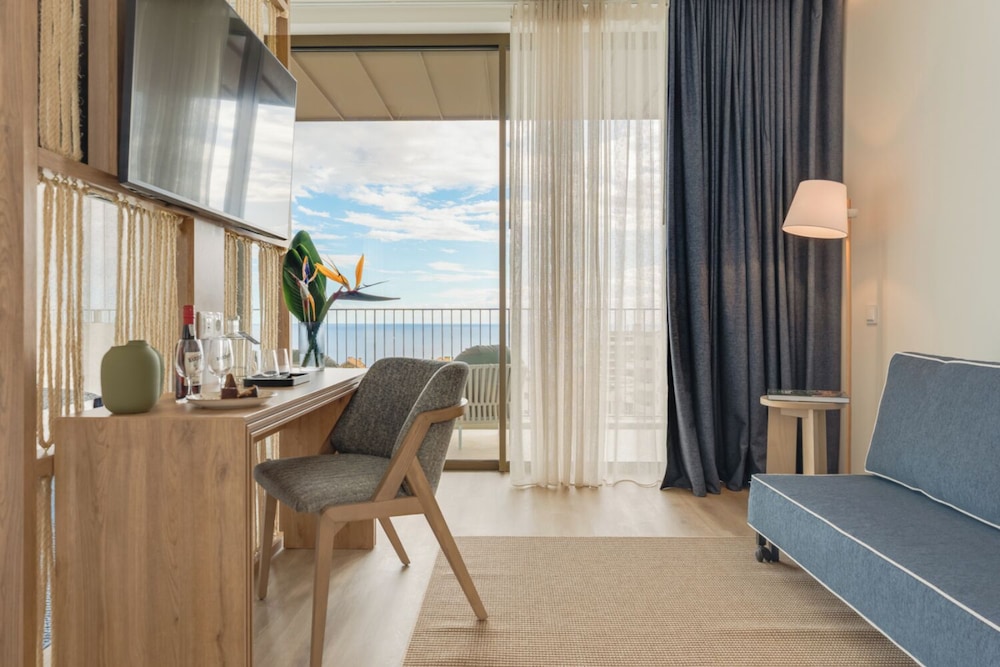 The Editory Ocean Way Funchal — Hotel rooms in Funchal, Madeira