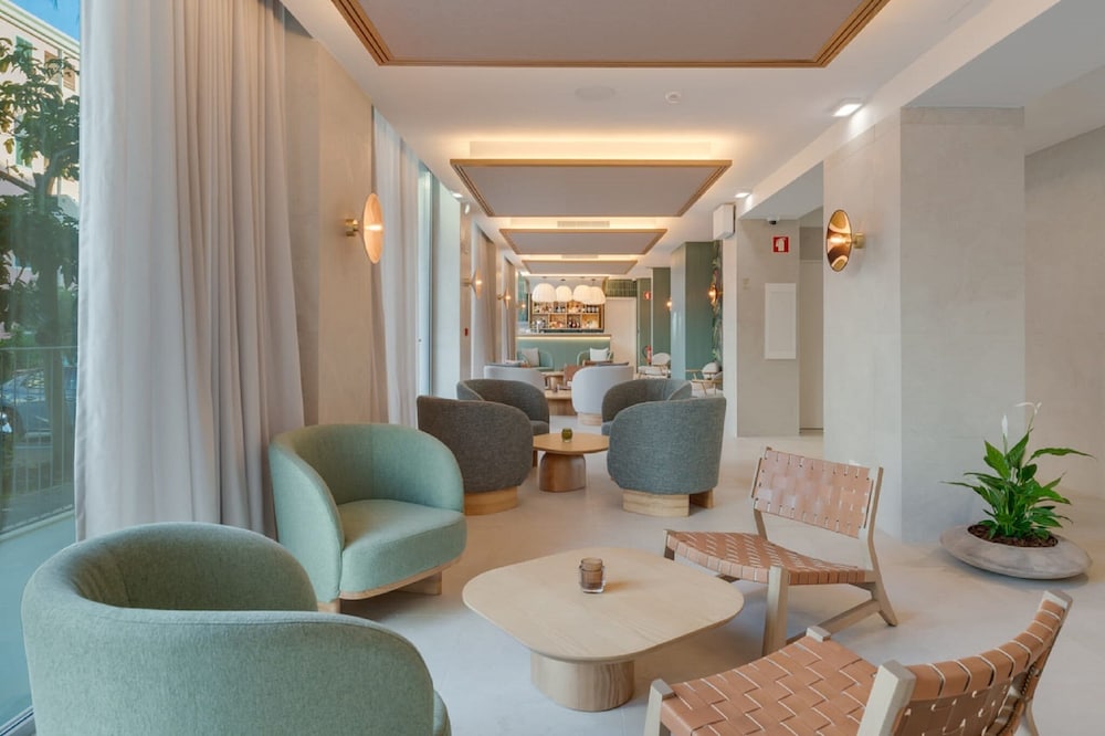 The Editory Ocean Way Funchal — Restaurant & bars in Funchal, Madeira