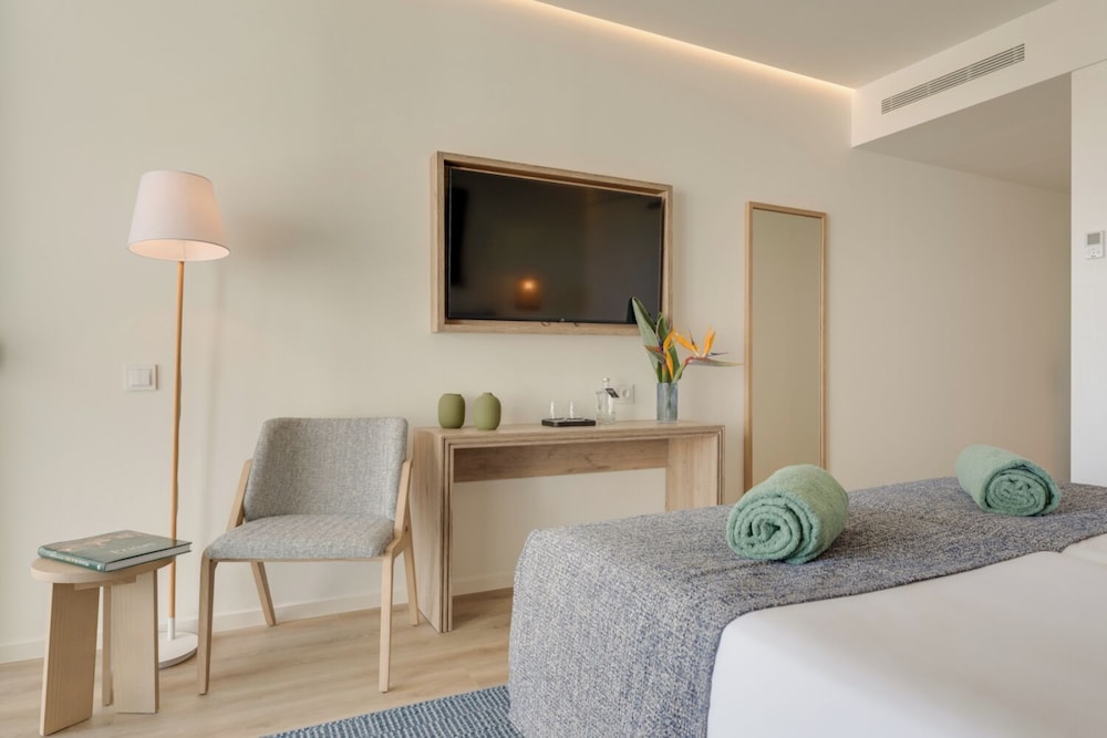 The Editory Ocean Way Funchal — Hotel rooms in Funchal, Madeira