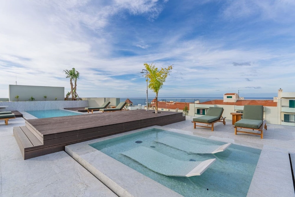 The Editory Ocean Way Funchal — Swimming pool in Funchal, Madeira