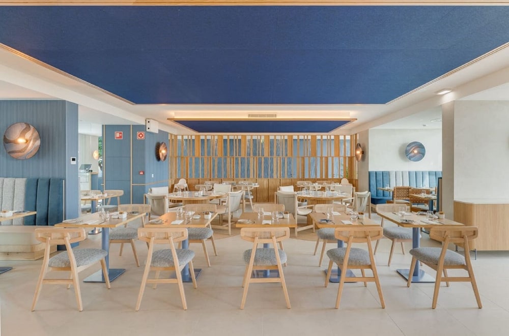 The Editory Ocean Way Funchal — Restaurant & bars in Funchal, Madeira