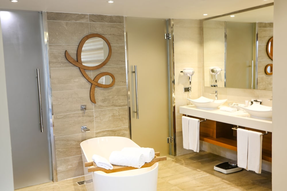 Majestic Mirage Punta Cana, All Suite Resort - All Inclusive — Rooms in Bavaro, La Altagracia