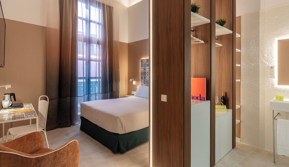 Axel Hotel Valencia – Adults Only — Hotel rooms in Valencia, Valencian Community