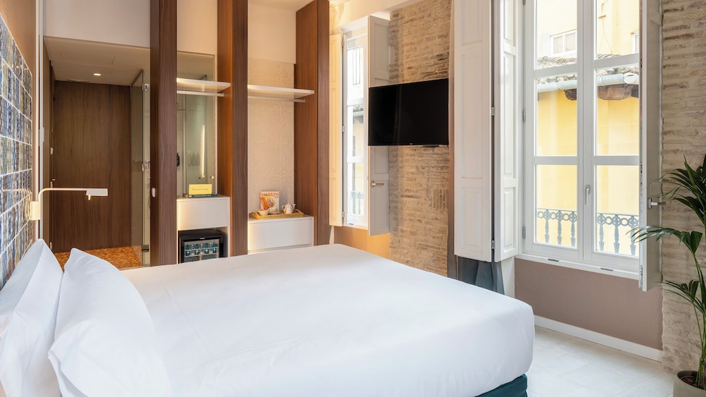 Axel Hotel Valencia – Adults Only — Hotel rooms in Valencia, Valencian Community