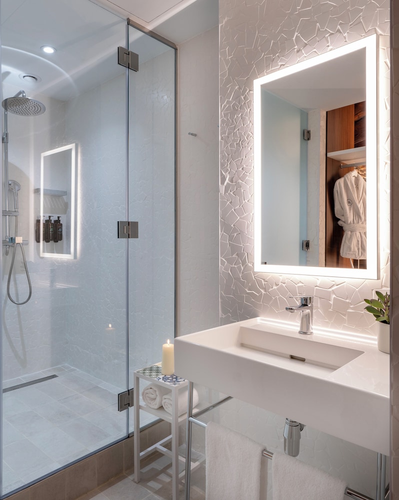Axel Hotel Valencia – Adults Only — Hotel rooms in Valencia, Valencian Community