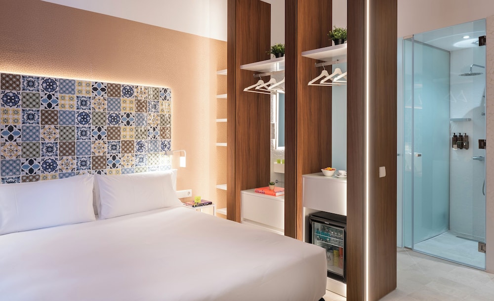 Axel Hotel Valencia – Adults Only — Hotel rooms in Valencia, Valencian Community