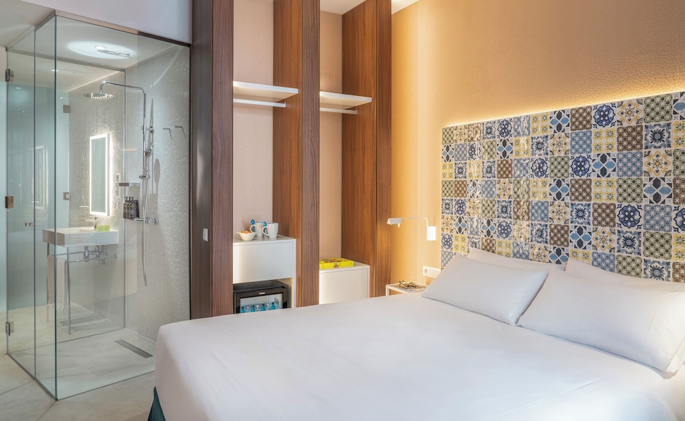 Axel Hotel Valencia – Adults Only — Hotel rooms in Valencia, Valencian Community