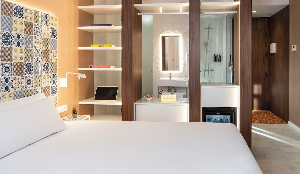 Axel Hotel Valencia – Adults Only — Hotel rooms in Valencia, Valencian Community