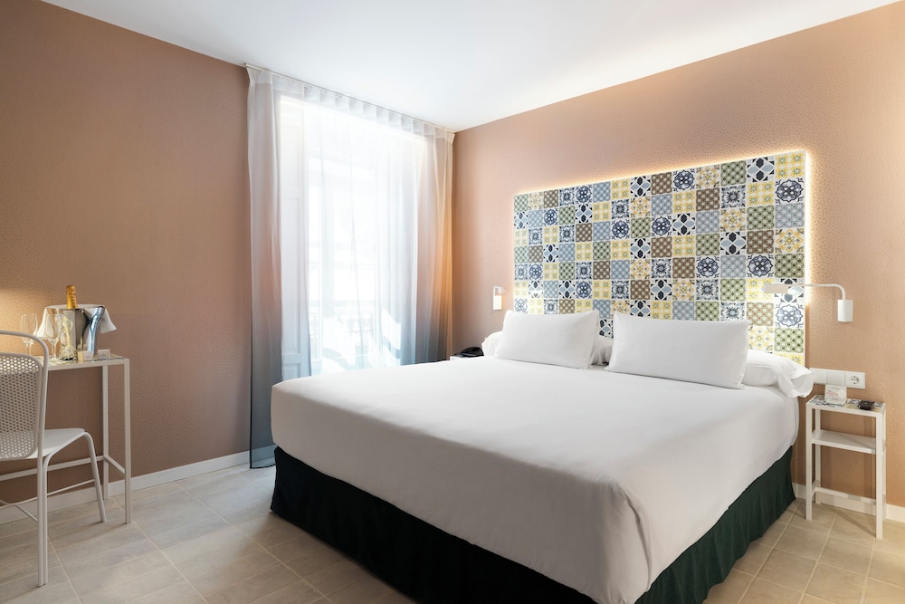 Axel Hotel Valencia – Adults Only — Hotel rooms in Valencia, Valencian Community