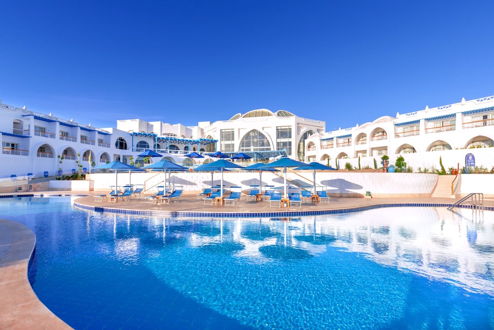 Pickalbatros Palace Sharm & Aqua Park - All inclusive — Swimming pool in Sharm El Sheikh, Red Sea
