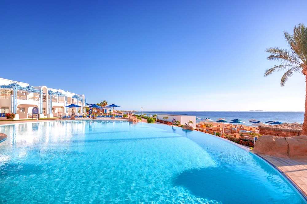 Pickalbatros Palace Sharm & Aqua Park - All inclusive — Swimming pool in Sharm El Sheikh, Red Sea